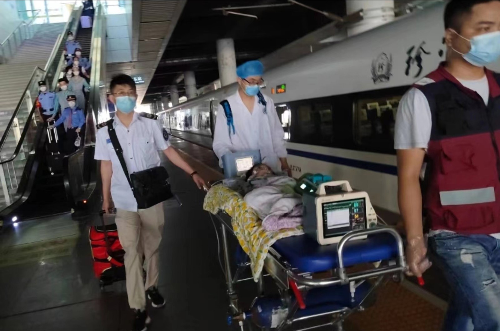 崇阳县高铁转运公司